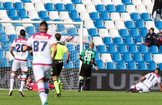 Sassuolo-Crotone 2-1. Gol di Falcinelli