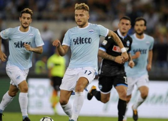 Immobile controlla il pallone durante la gara (calciomercato.com)