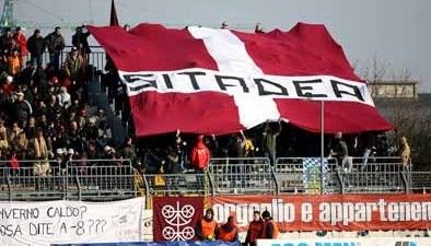 La curva dei tifosi del Cittadella (tuttocurve.com)